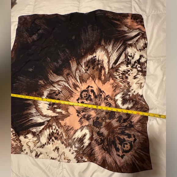 Vince Camuto Artistic Scarf in Black and Tan - Picture 4 of 6